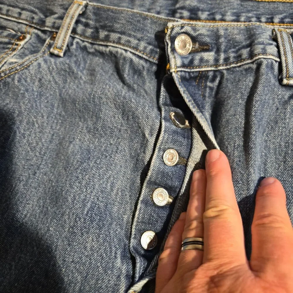 VTG Levis 501 Button Fly Jeans Mens 40x30 Blue Medium Wash 90s Straight